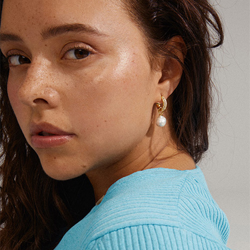 Ohrringe mit Steinen/Perlen