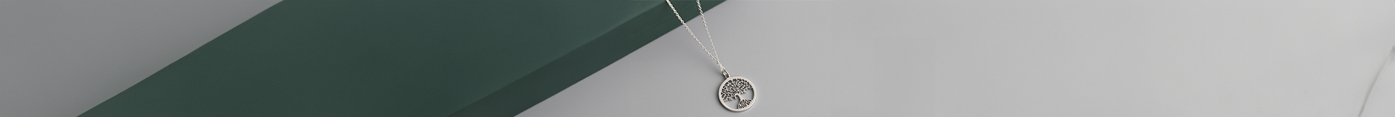 Halskette mit Anhänger