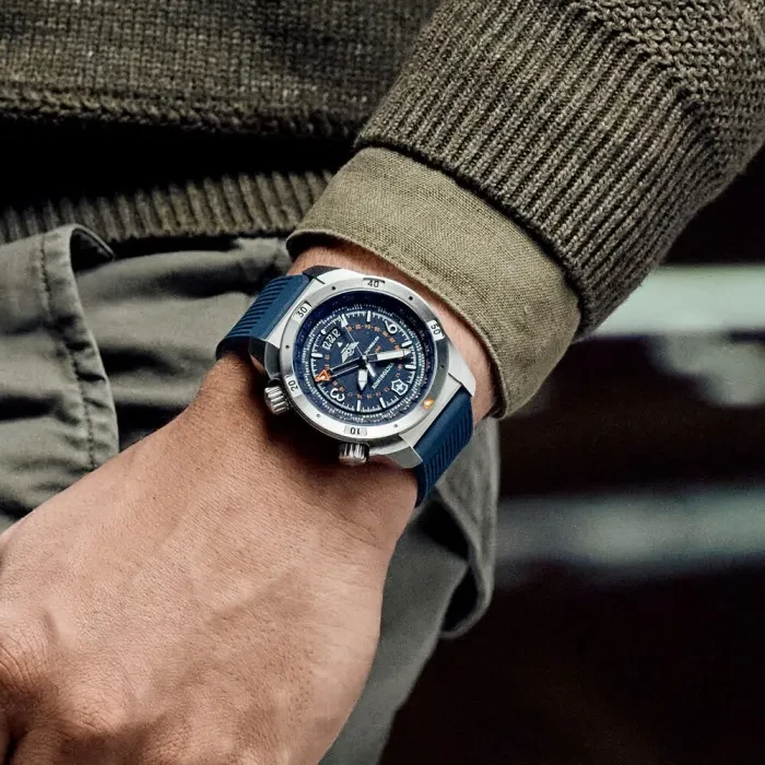 Montre Victorinox Air Pro Automatic Blue - Mouvement Automatique Suisse, GMT 3 Fuseaux, étanche 200m, Bracelet Caoutchouc Bleu